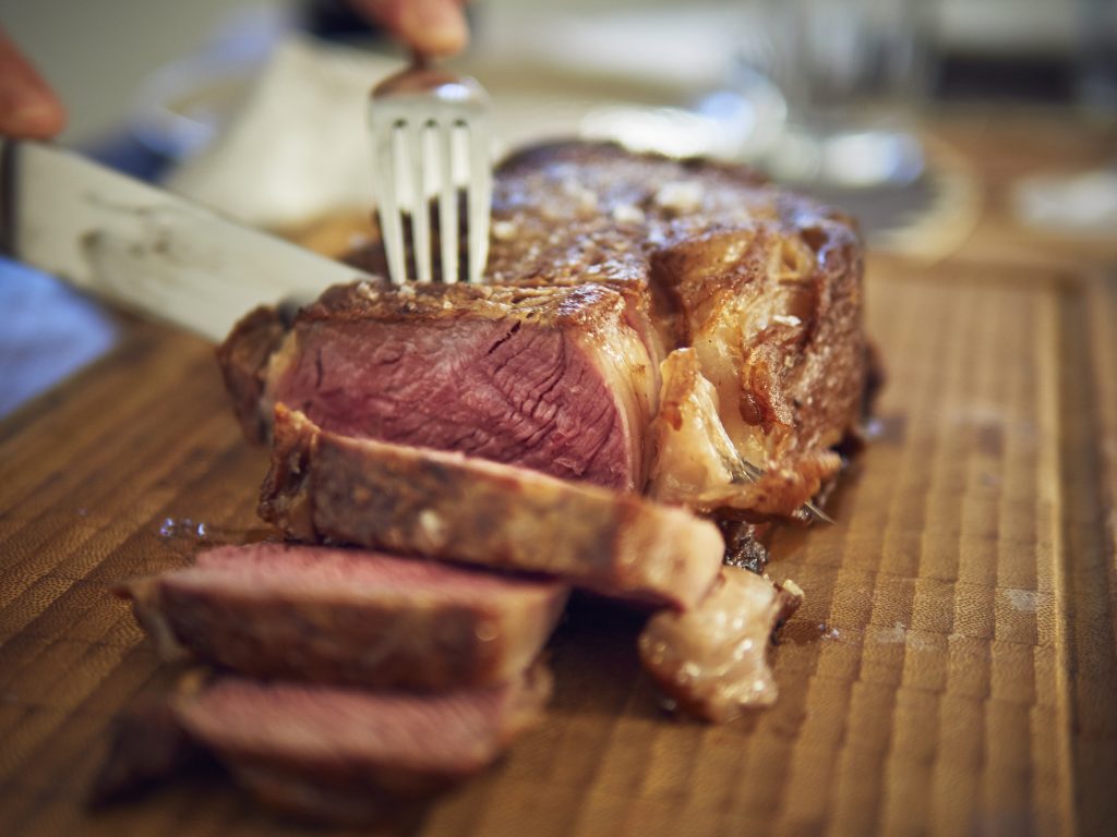 Ribeye de Black Angus USDA prime cozido a baixa temperatura